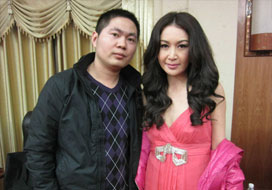 广州yy易游与明星合影